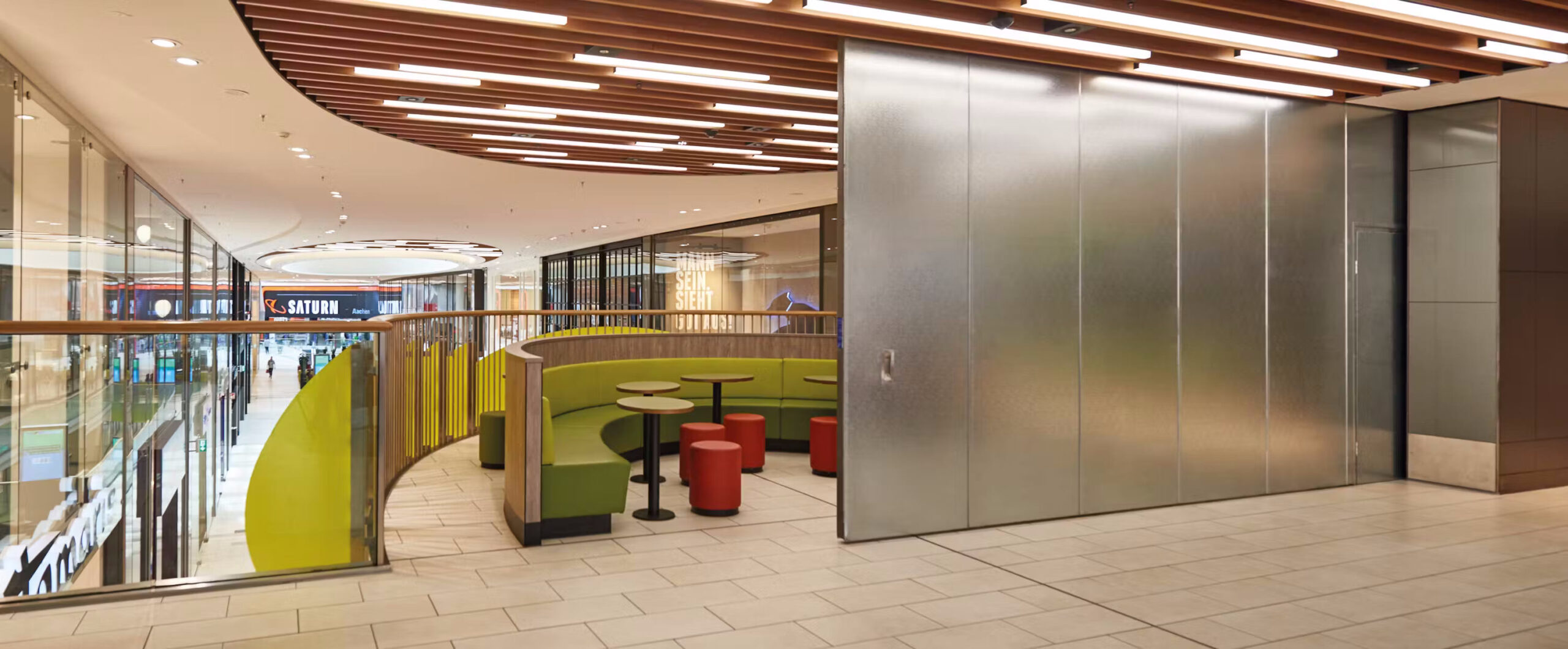 Feuerschutz Schiebetore Zuverlässige Feuerschutzschiebetore gewährleisten im Brandfall maximale Sicherheit und schützen Personen sowie Sachwerte in öffentlichen und gewerblichen Gebäuden. Sie überzeugen durch geprüfte Brandschutztechnik, modernes Design und eine harmonische Integration in die Architektur.